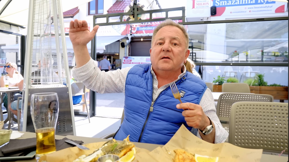 Robert Makłowicz w Smażalni Ryb Kergulena w Niechorzu